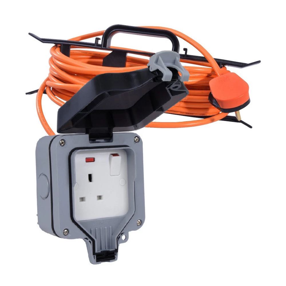 13A Outdoor Weatherproof 2-Gang Switched Wall-Mountable Trailing Socket – Various Lengths