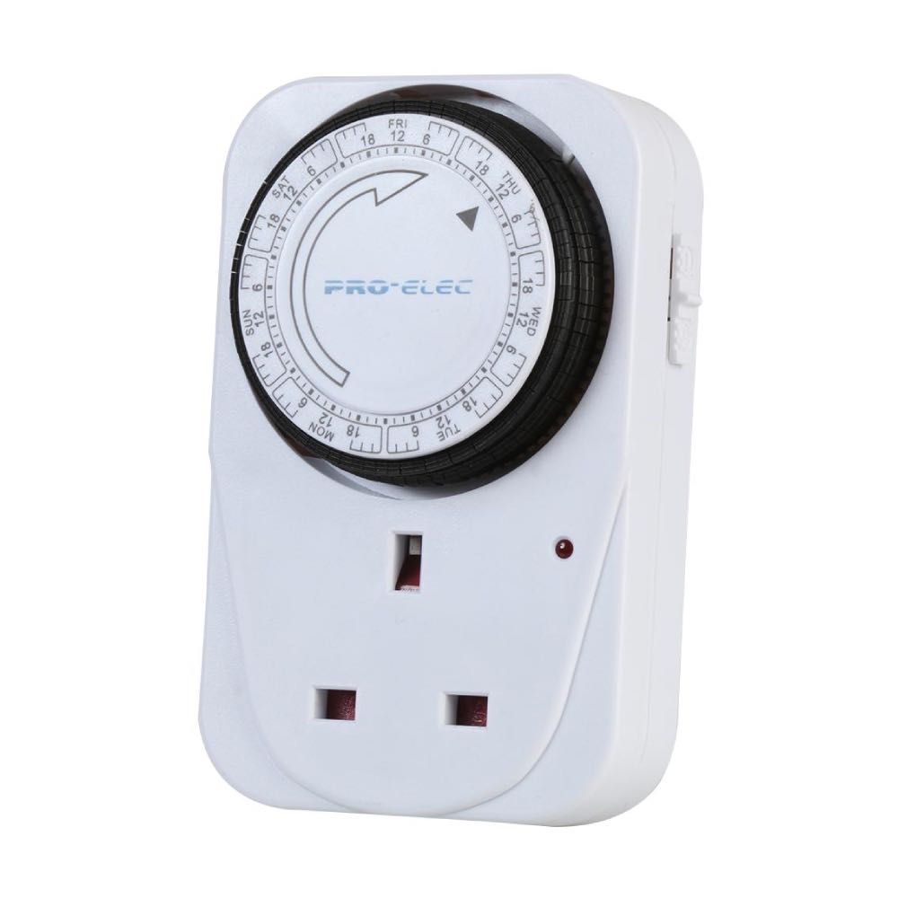 13A Plug-In 7 Day Mechanical Segment Timer Switch