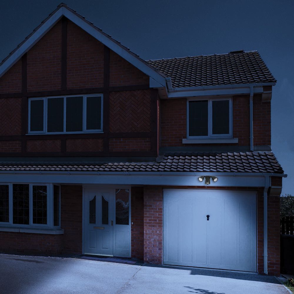 Battery Powered Twin LED Motion Sensor Floodlight – 400 Lumens IP44