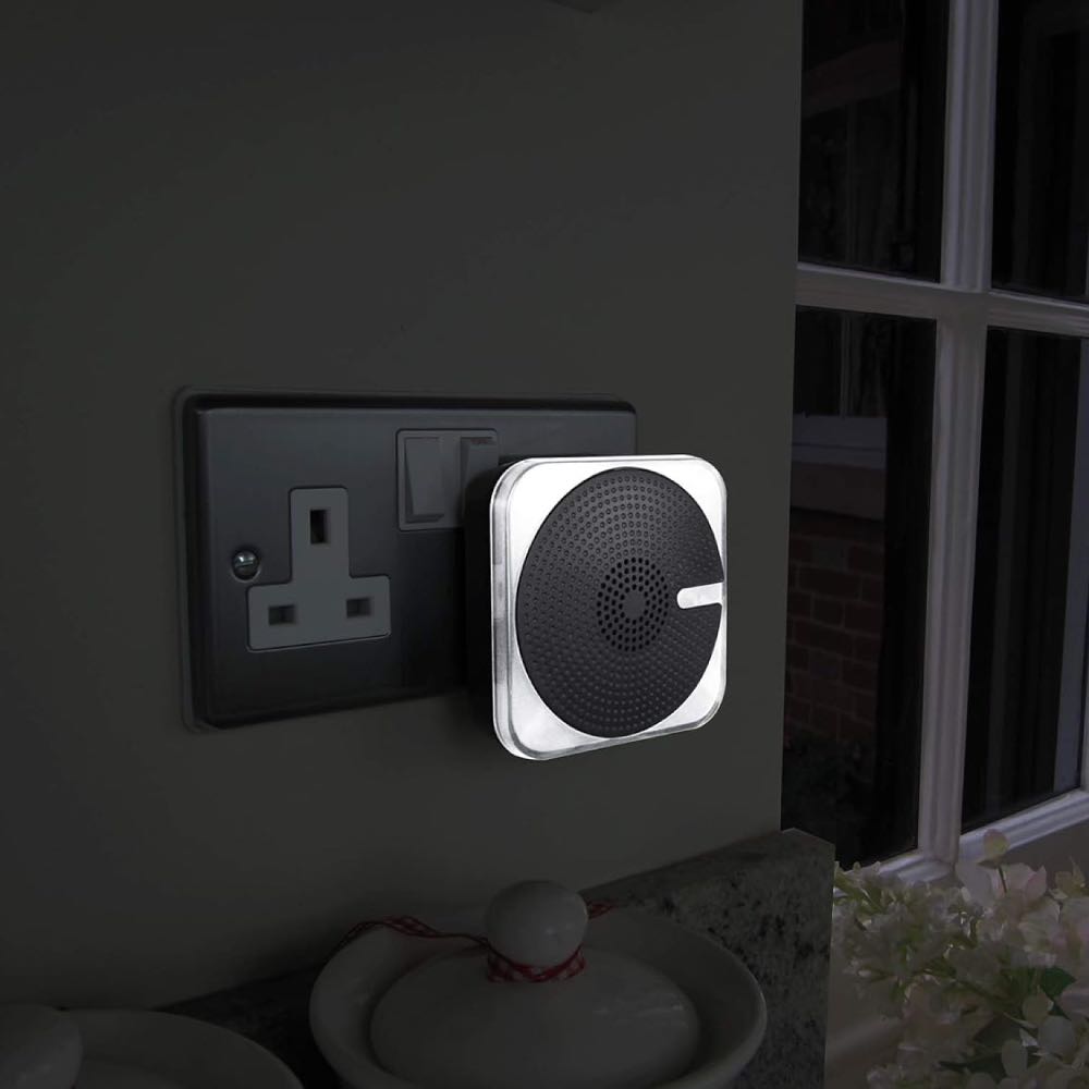 White Flashing LED Plug-In Wireless Door Bell with Kinetic Bell Push