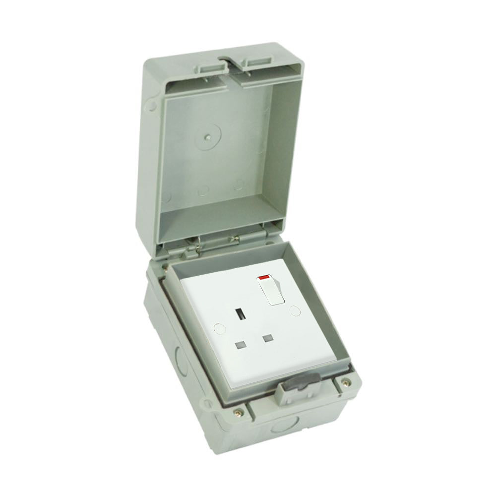 Outdoor Garden 1 Gang 13A IP65-Rated Weatherproof Enclosure Box with Padlock