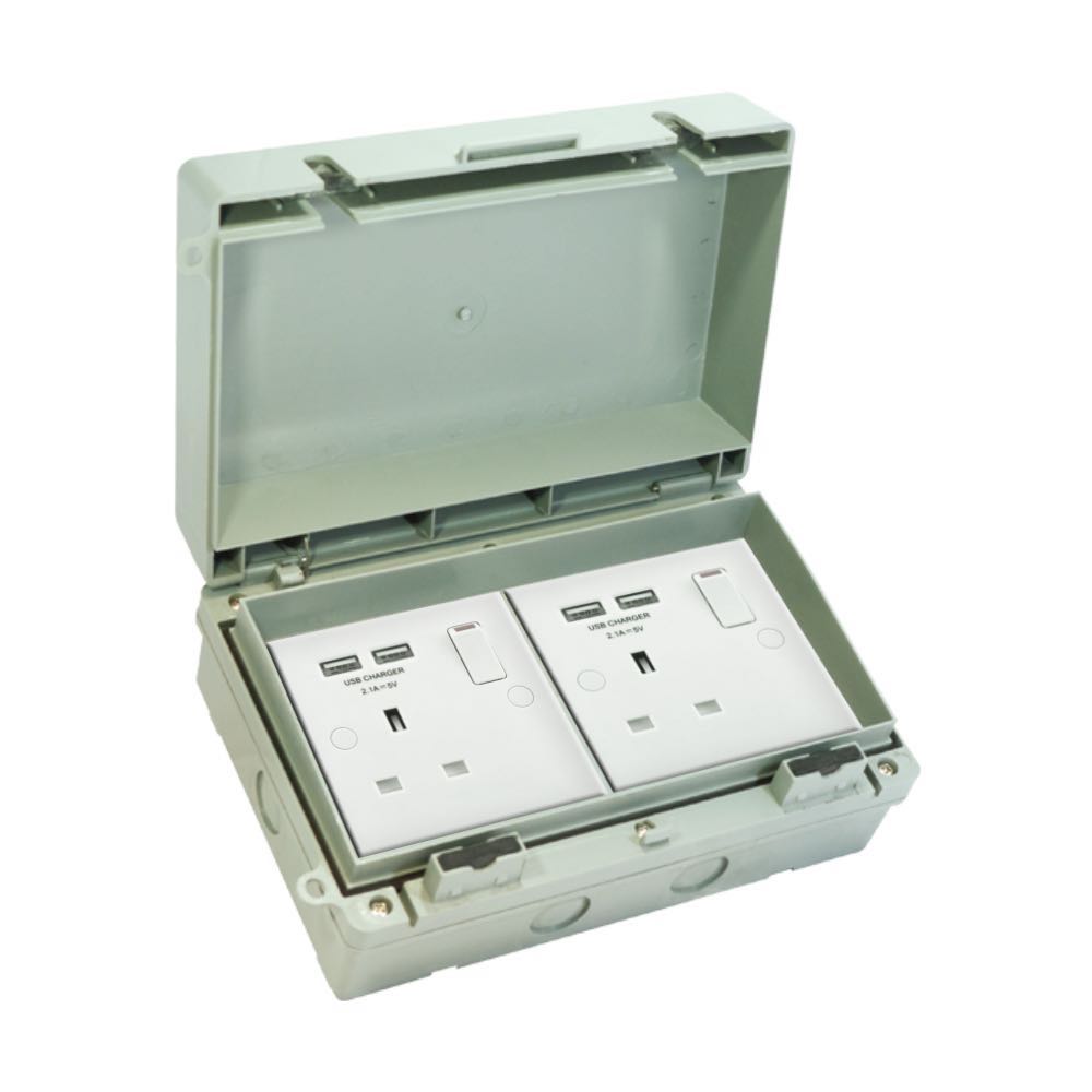 Outdoor Garden 2 Gang Dual 13A IP65-Rated Weatherproof Enclosure Box with Padlock