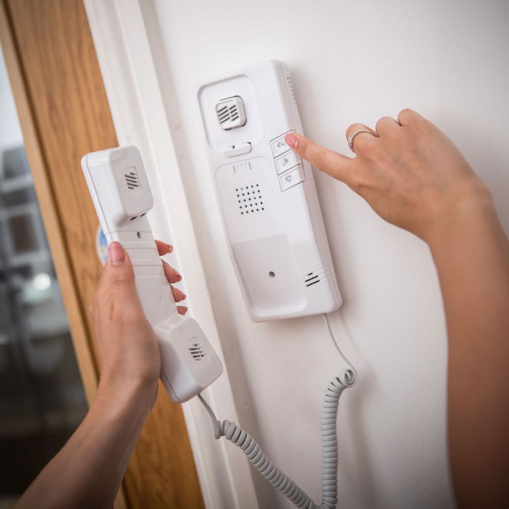 Mercury Intercom with Wire Installation, Electronic Lock Function and 16 Different Ringer Options 